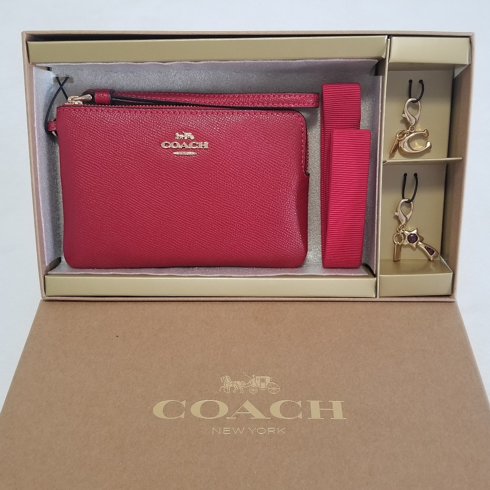 NWT-(Retail Price-$128) Coach Leather Corner Zip Set Red